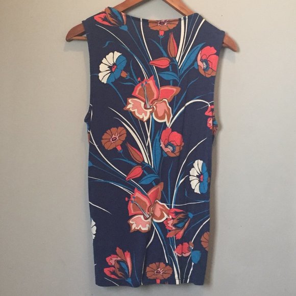 Pleione Floral Crossover Sleeveless Top - Picture 2 of 5